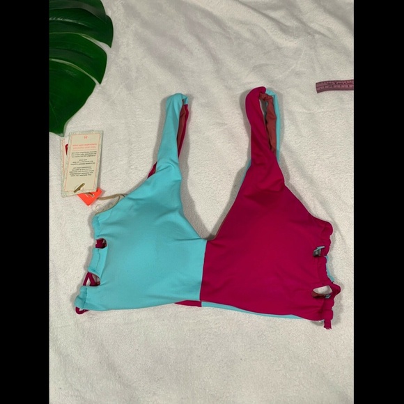 NWT Maaji Side Cutout Colorblock Bikini Top in Evergreen‎ [SZ Medium ] Pink - Picture 2 of 8